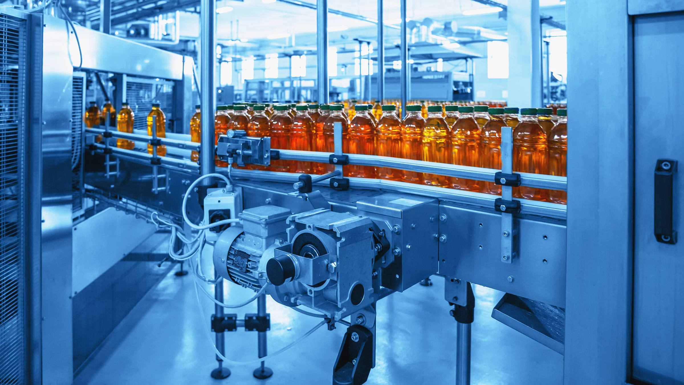conveyor-belt-juice-bottles-beverage-SHS-1450793756.2400